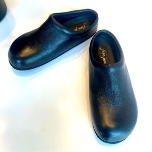 NWOB Free People Cambria Leather Footbed Clogs Size 10